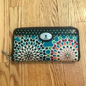 Fossil Keyper Zip Clutch in Bright Multi